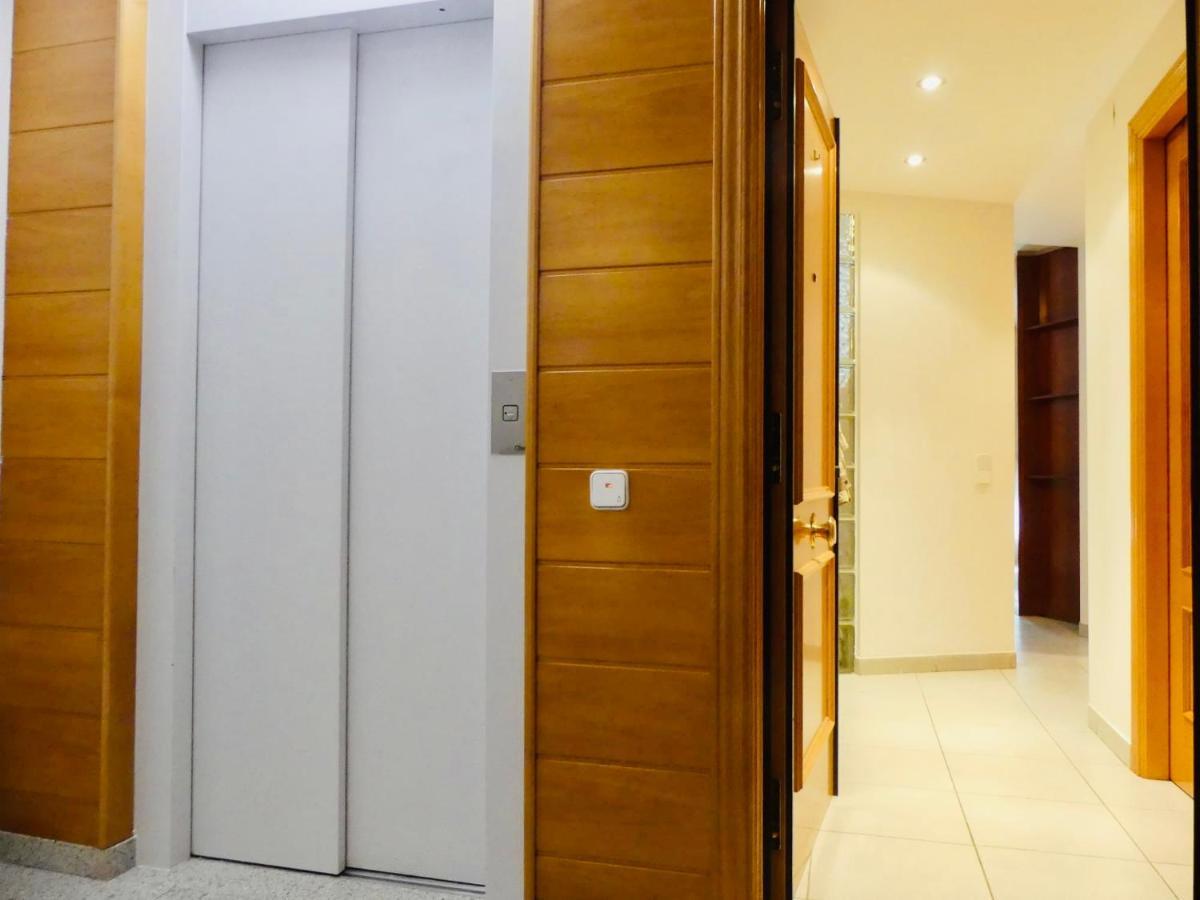 Confortable Pis En Ple Centre De Vic Aptgarbi Dış mekan fotoğraf