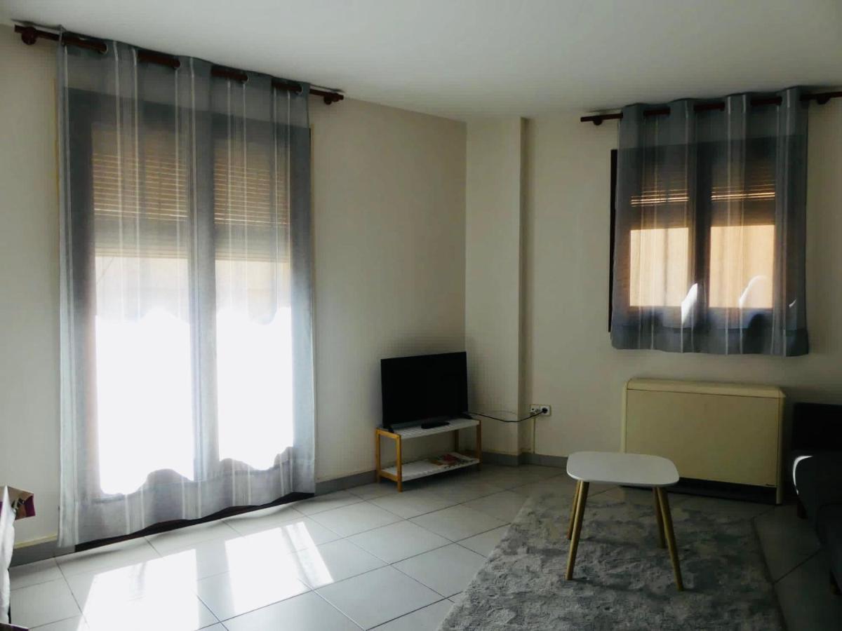 Confortable Pis En Ple Centre De Vic Aptgarbi Dış mekan fotoğraf